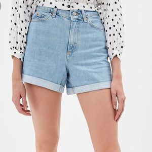 Topshop mom-fit high-rise denim shorts US4